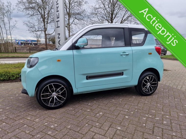 Vehicle Image 26