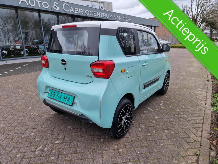Vehicle Image 30