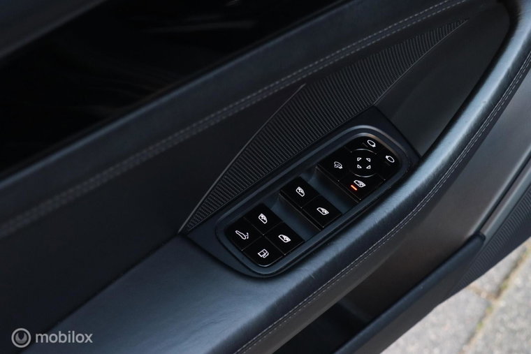 Vehicle Image 42