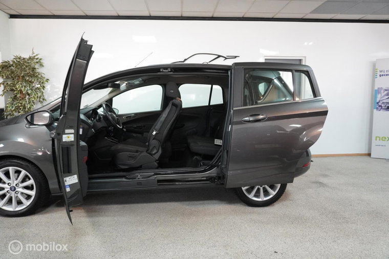 Vehicle Image 15