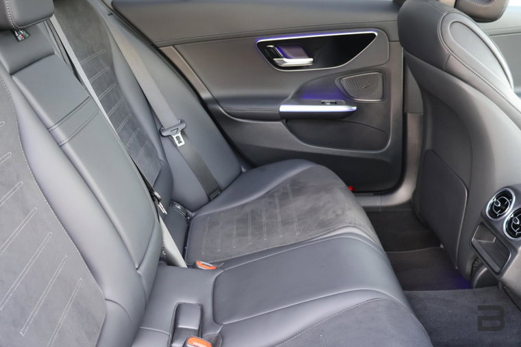Vehicle Image 36