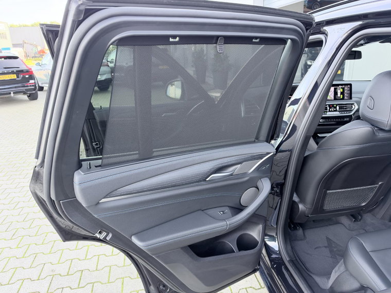 Vehicle Image 27