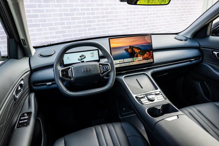 Vehicle Image 11