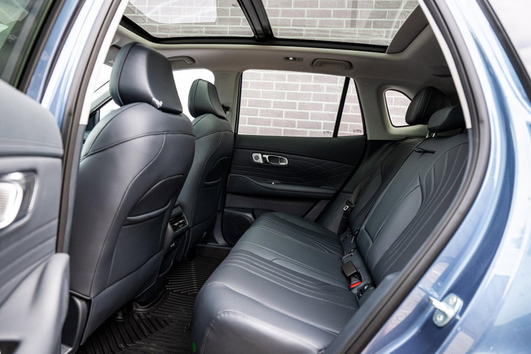 Vehicle Image 8