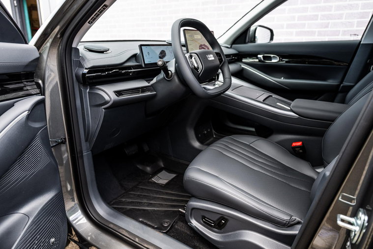 Vehicle Image 18