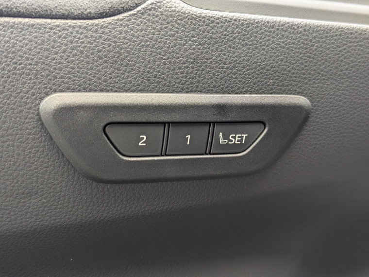 Vehicle Image 28