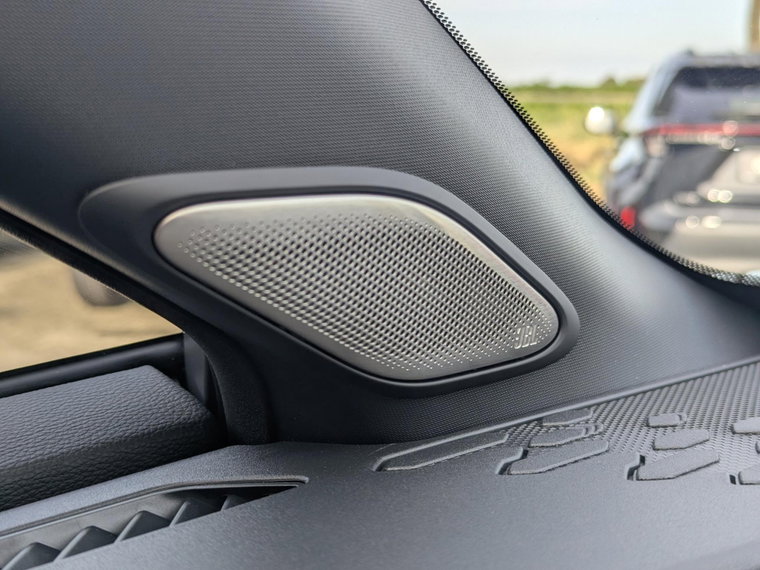 Vehicle Image 30