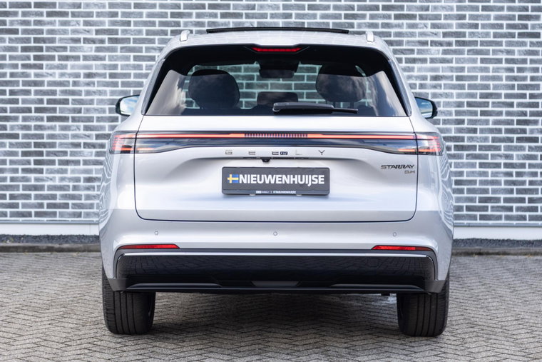 Vehicle Image 13