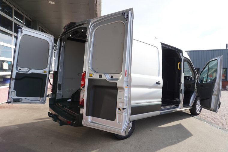 Vehicle Image 7