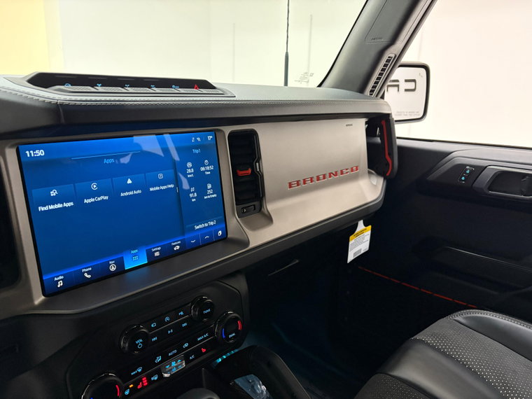 Vehicle Image 32