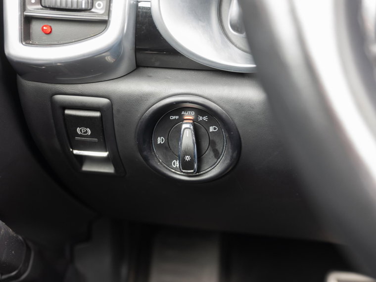Vehicle Image 32