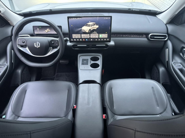 Vehicle Image 16