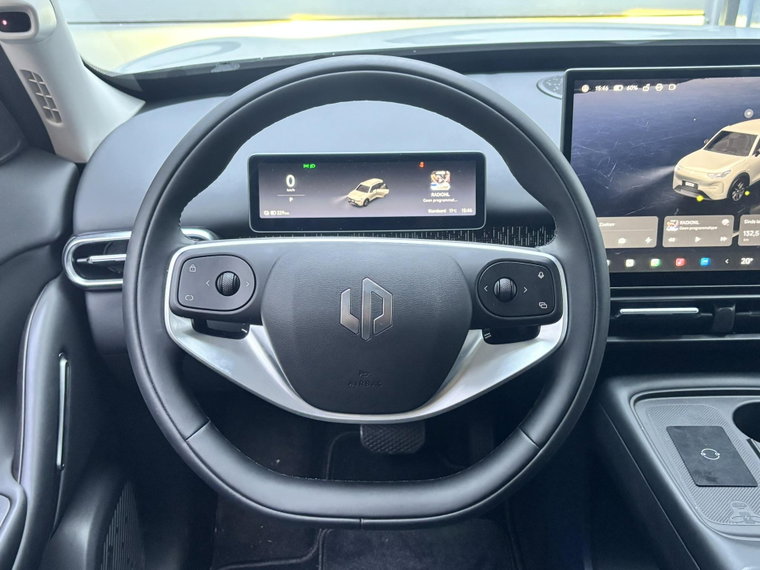 Vehicle Image 17