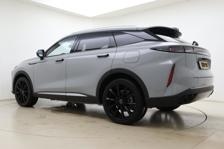 Vehicle Image 12