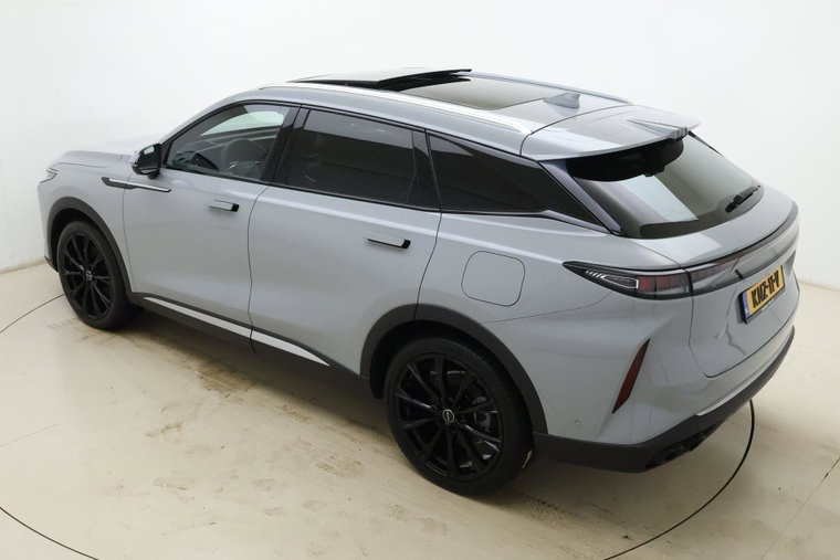 Vehicle Image 4