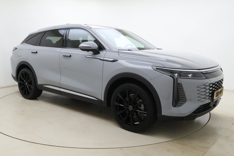 Vehicle Image 8