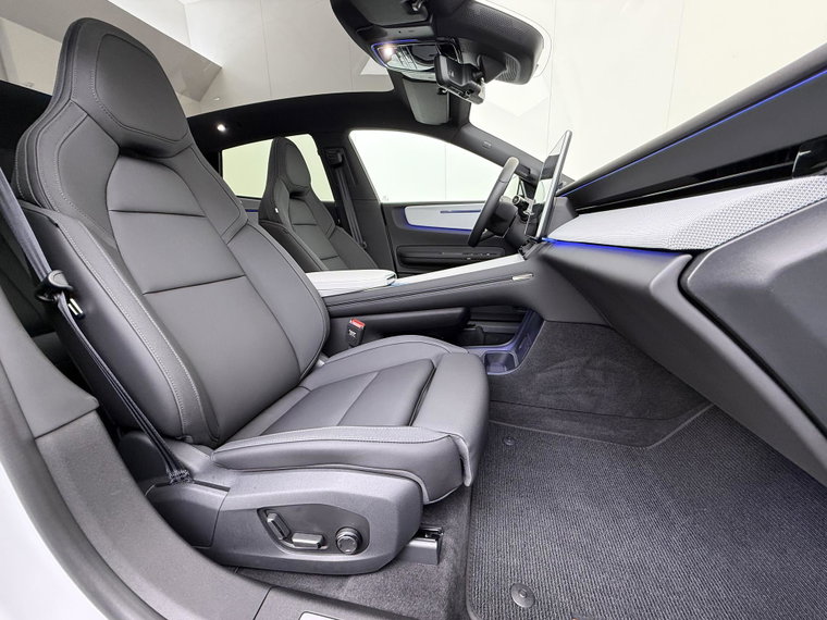 Vehicle Image 45