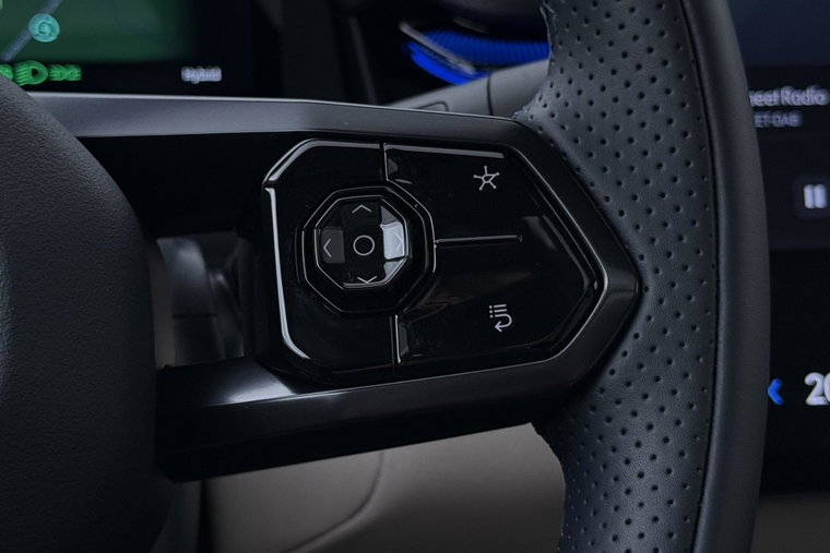 Vehicle Image 34
