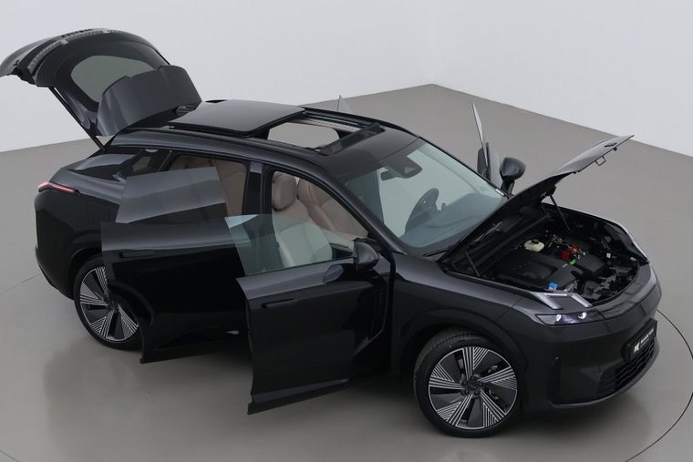 Vehicle Image 6