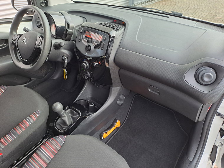 Vehicle Image 12