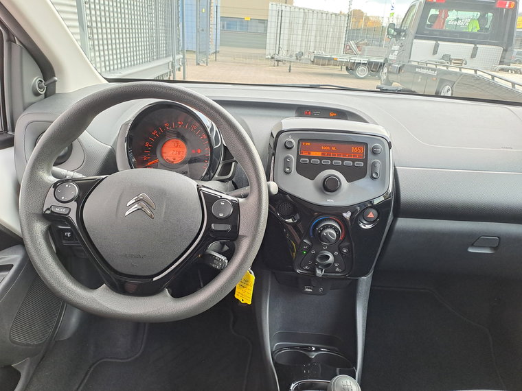 Vehicle Image 17