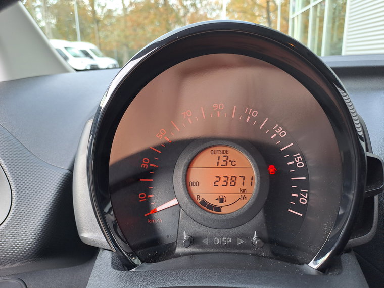 Vehicle Image 23