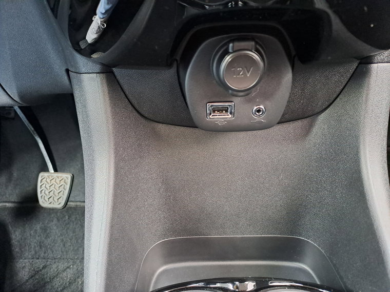Vehicle Image 25