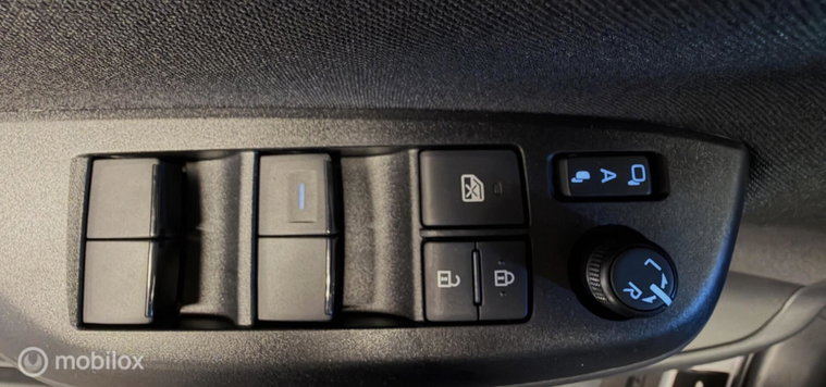 Vehicle Image 24