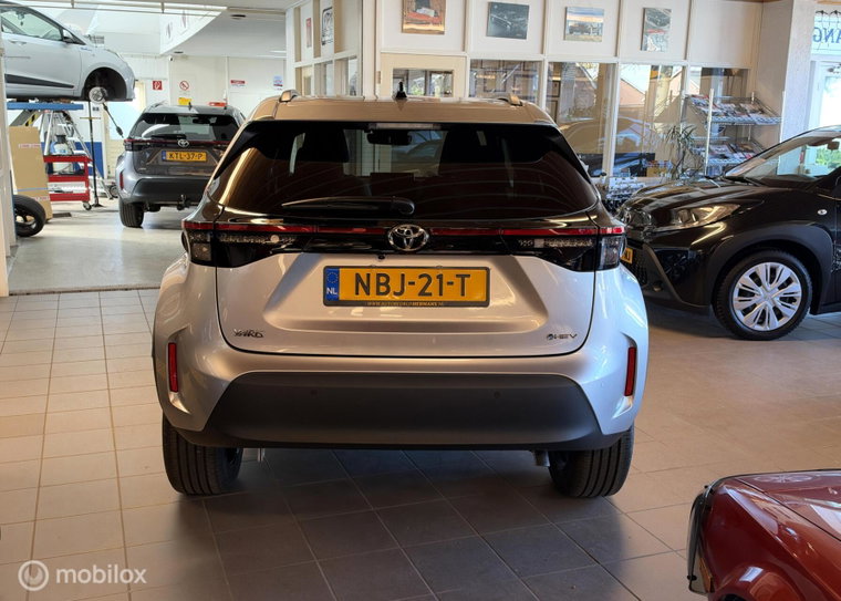 Vehicle Image 6
