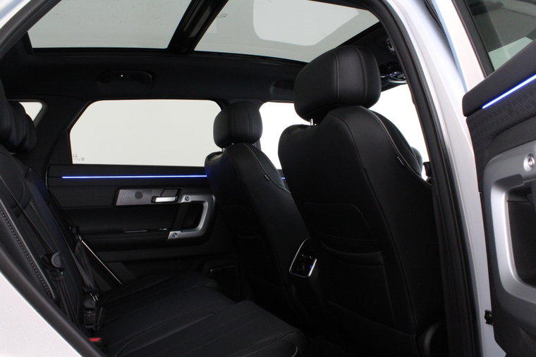 Vehicle Image 9
