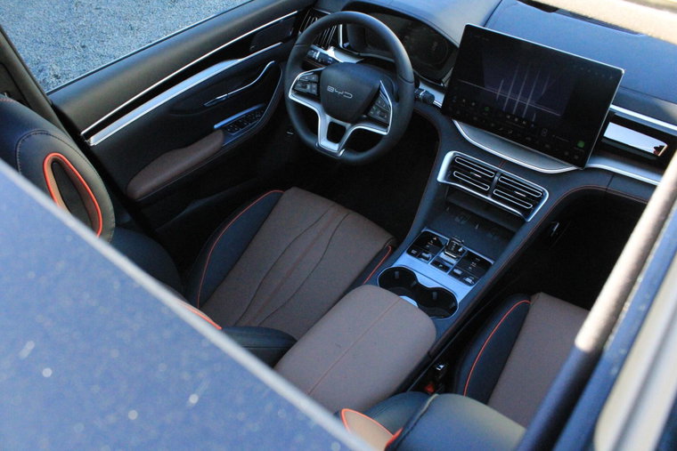 Vehicle Image 15