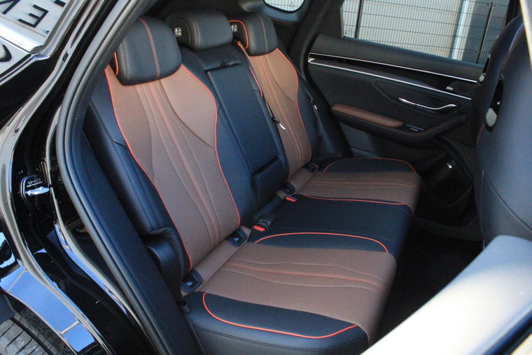Vehicle Image 18