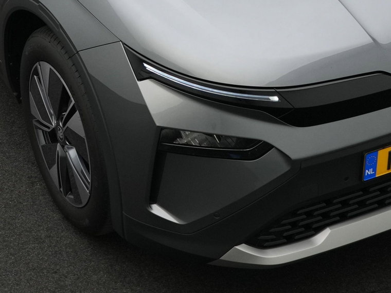 Vehicle Image 15