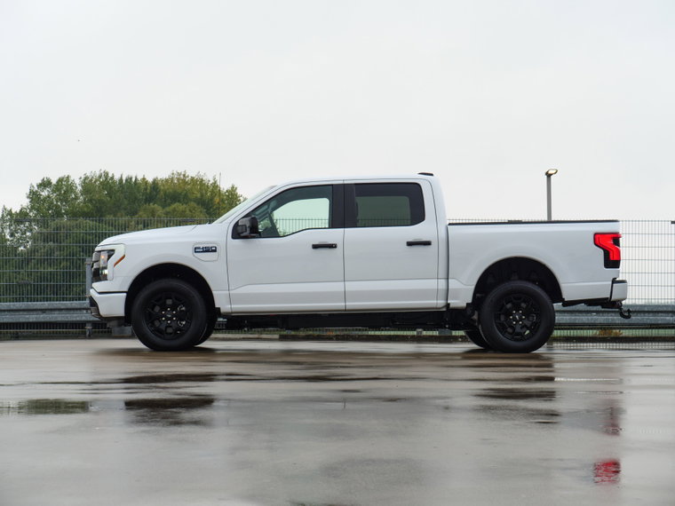 Vehicle Image 12