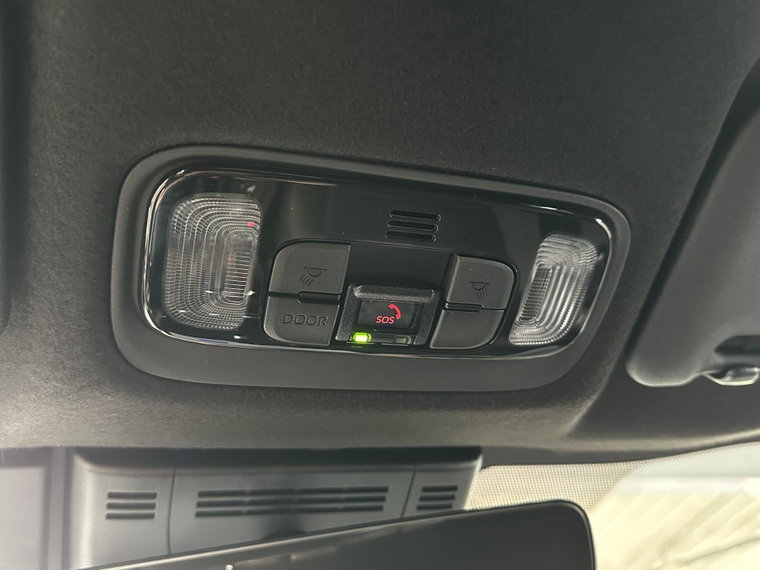 Vehicle Image 24