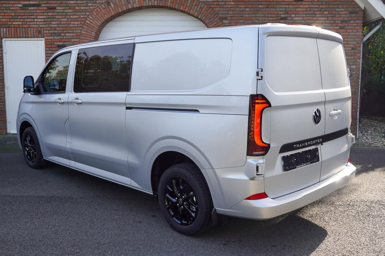 Vehicle Image 22