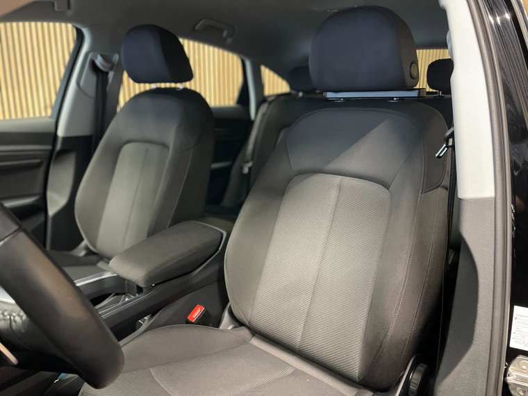 Vehicle Image 35