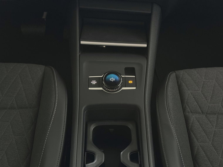 Vehicle Image 28