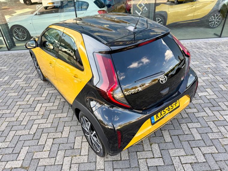 Vehicle Image 13