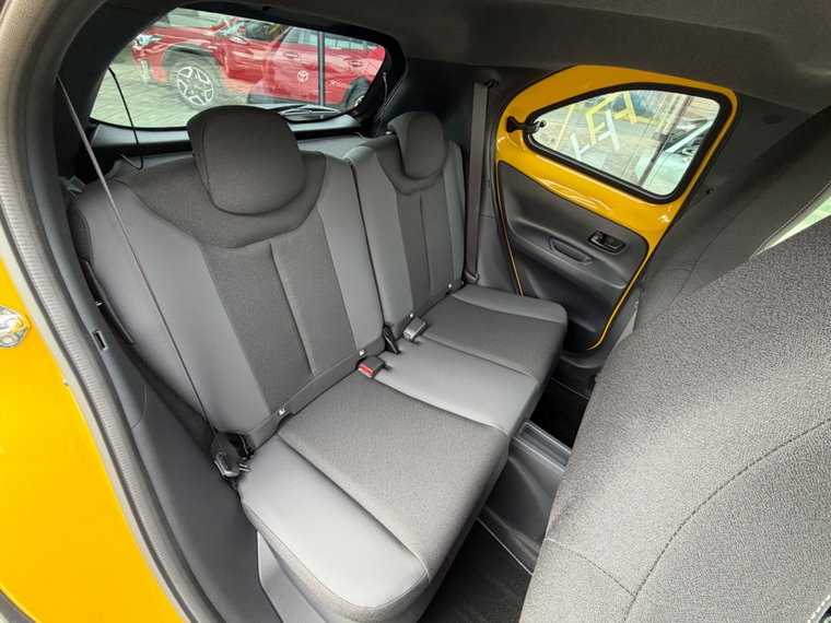 Vehicle Image 19