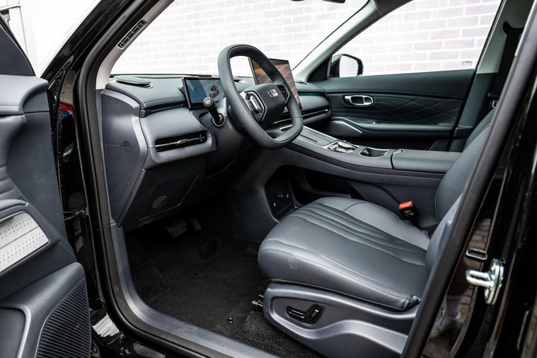 Vehicle Image 19