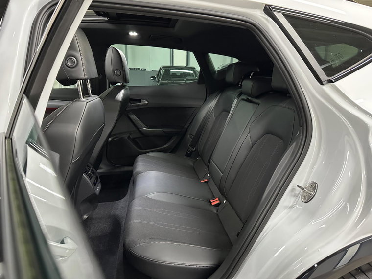 Vehicle Image 23