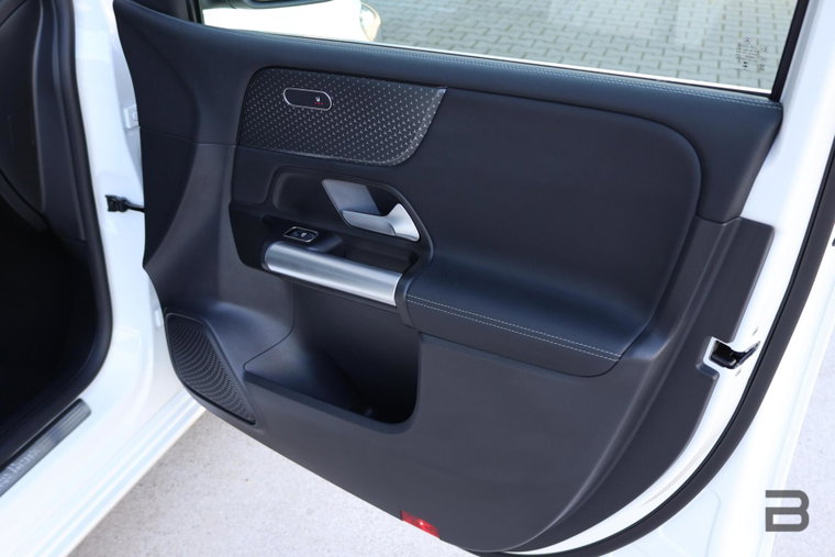 Vehicle Image 39