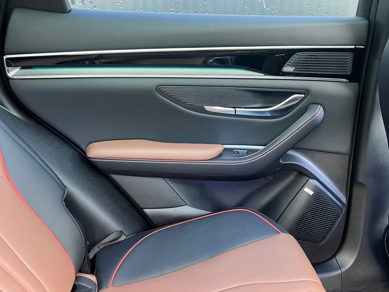 Vehicle Image 37