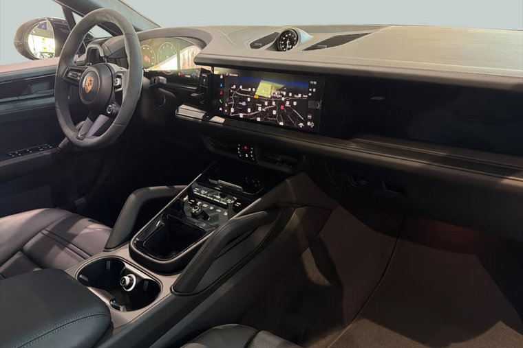 Vehicle Image 10