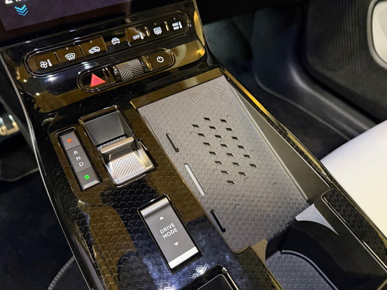 Vehicle Image 23