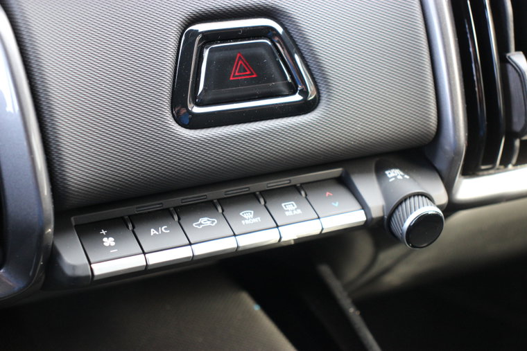 Vehicle Image 25