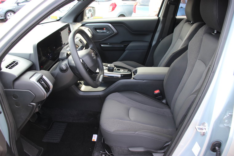 Vehicle Image 7