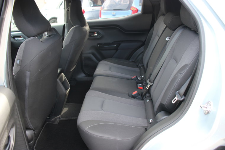 Vehicle Image 8
