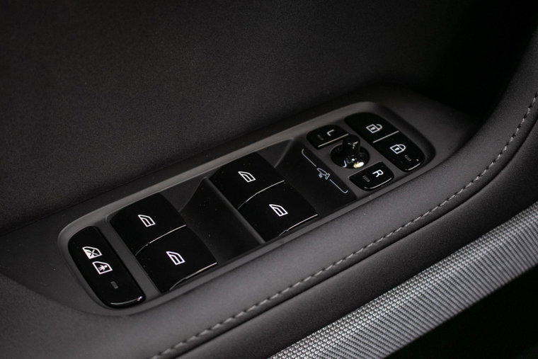 Vehicle Image 43